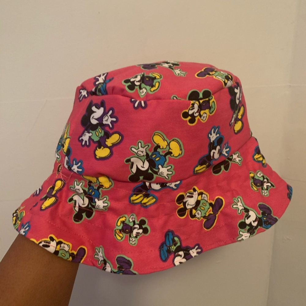 Bucket hat